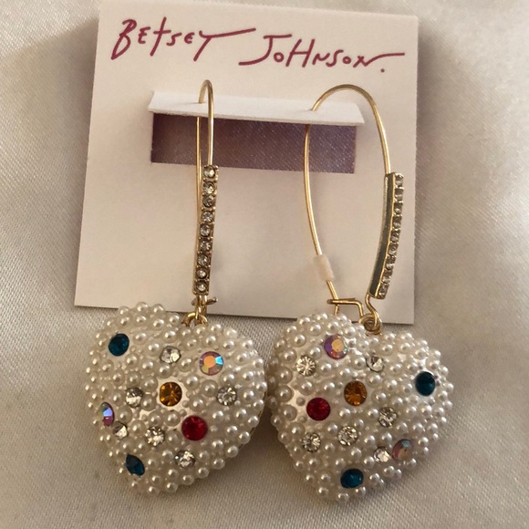 Betsey Johnson Gold Tone Pop Heart Faux Pearl & Crystal Drop Earrings NWT - Picture 2 of 10